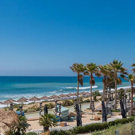 Edge Luxury Beachfront 2br With 3 Pools, Wellness, Gym Apartment Estepona
