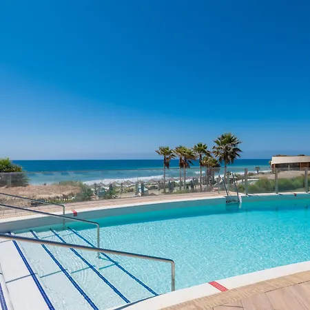 Edge Luxury Beachfront 2br With 3 Pools, Wellness, Gym Apartment Estepona