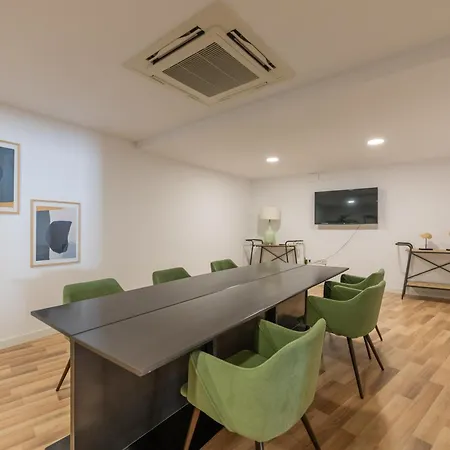 Edge Luxury Beachfront 2br With 3 Pools, Wellness, Gym * Estepona