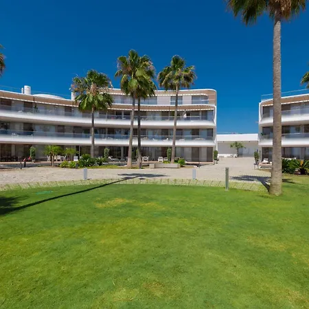 Apartment Edge Luxury Beachfront 2br With 3 Pools, Wellness, Gym *