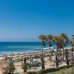 Edge Luxury Beachfront 2br With 3 Pools, Wellness, Gym Διαμέρισμα Εστεπόνα