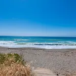 Edge Luxury Beachfront 2br With 3 Pools, Wellness, Gym Estepona