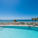 Edge Luxury Beachfront 2br With 3 Pools, Wellness, Gym *
