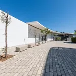 Edge Luxury Beachfront 2br With 3 Pools, Wellness, Gym Appartement Estepona