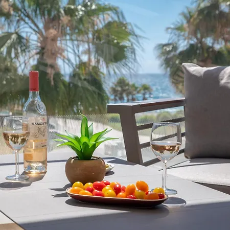 Edge Luxury Beachfront 2br With 3 Pools, Wellness, Gym * Estepona