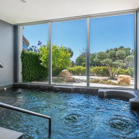 Edge Luxury Beachfront 2br With 3 Pools, Wellness, Gym Lejlighed