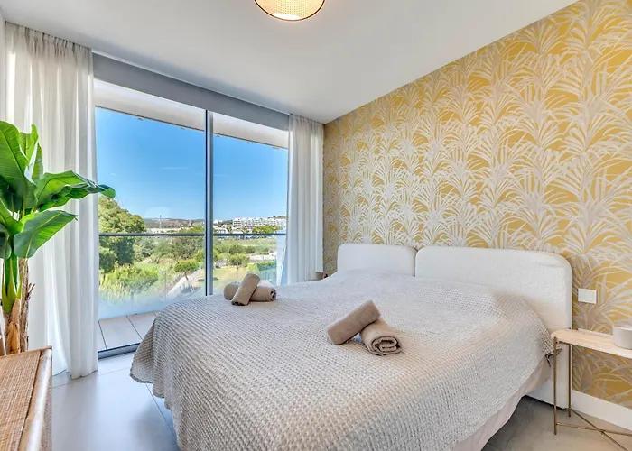 Edge Luxury Beachfront 2br With 3 Pools, Wellness, Gym Apartament