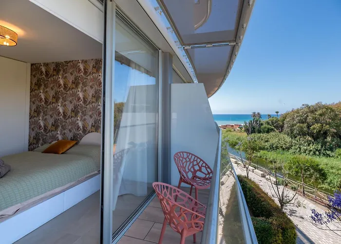 Edge Luxury Beachfront 2br With 3 Pools, Wellness, Gym 埃斯特波纳