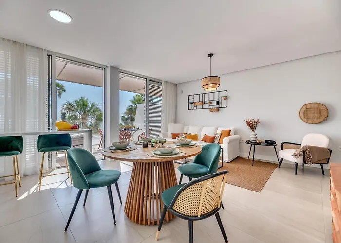 Edge Luxury Beachfront 2br With 3 Pools, Wellness, Gym 公寓