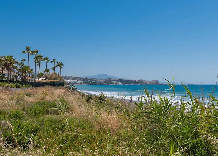 Edge Luxury Beachfront 2br With 3 Pools, Wellness, Gym *