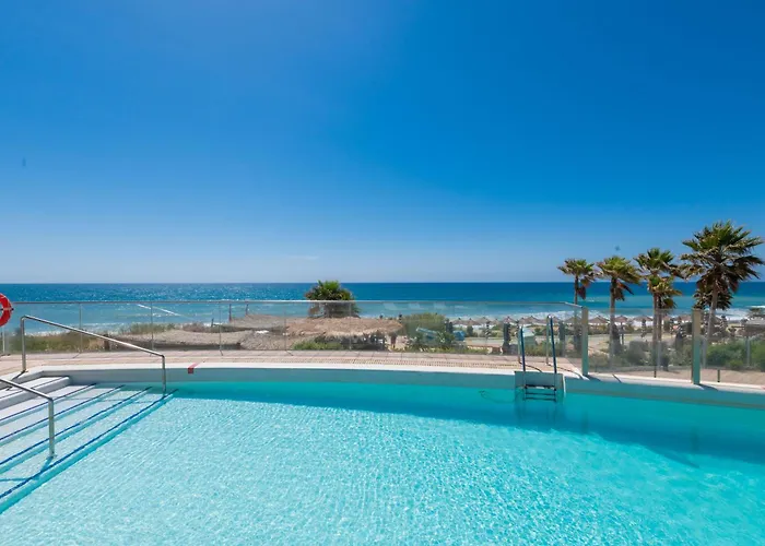 Edge Luxury Beachfront 2br With 3 Pools, Wellness, Gym *