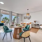 Edge Luxury Beachfront 2br With 3 Pools, Wellness, Gym Apartamento